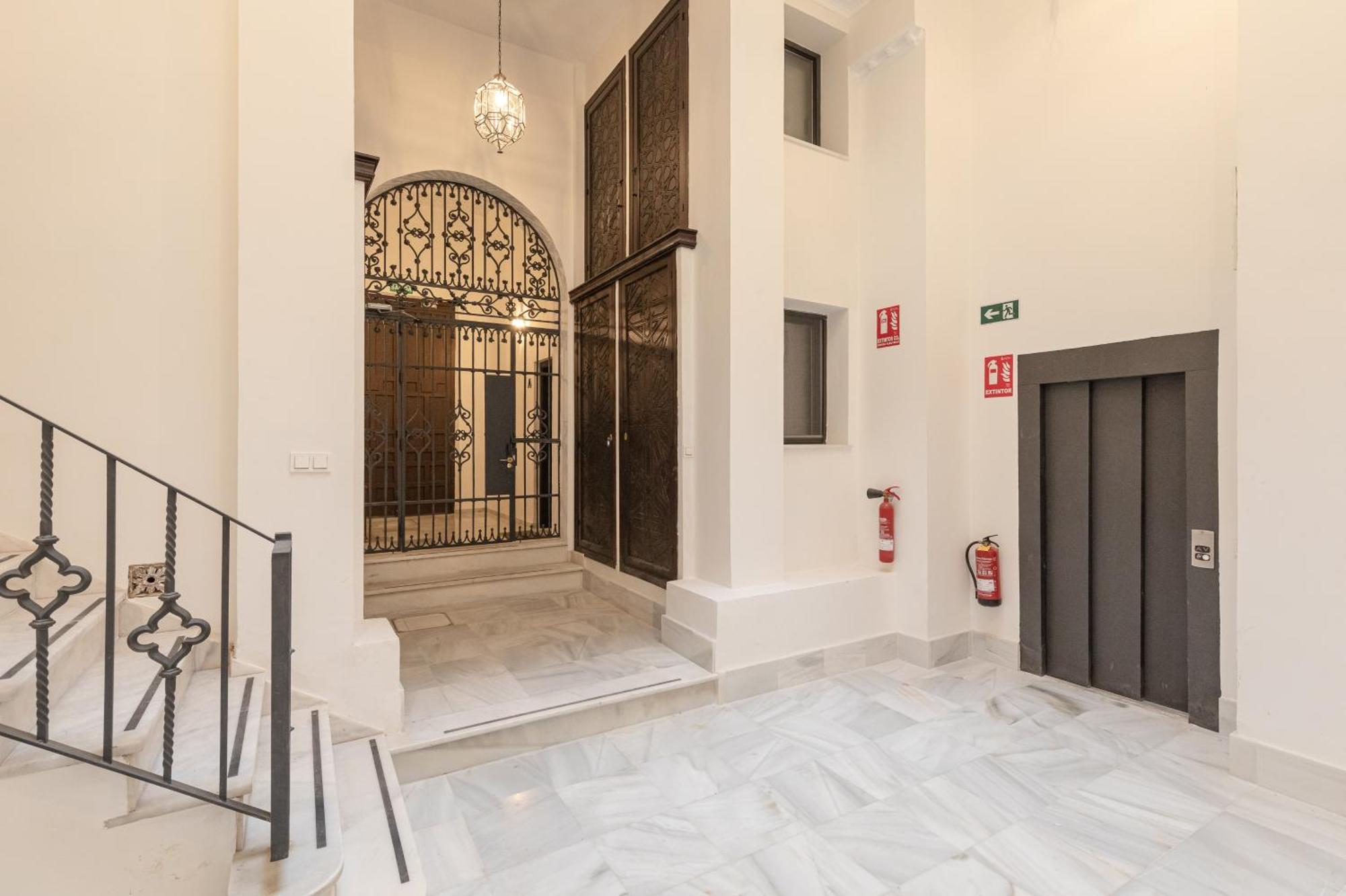 San Luis Downtown & Pool Apartment Sevilla Exterior foto