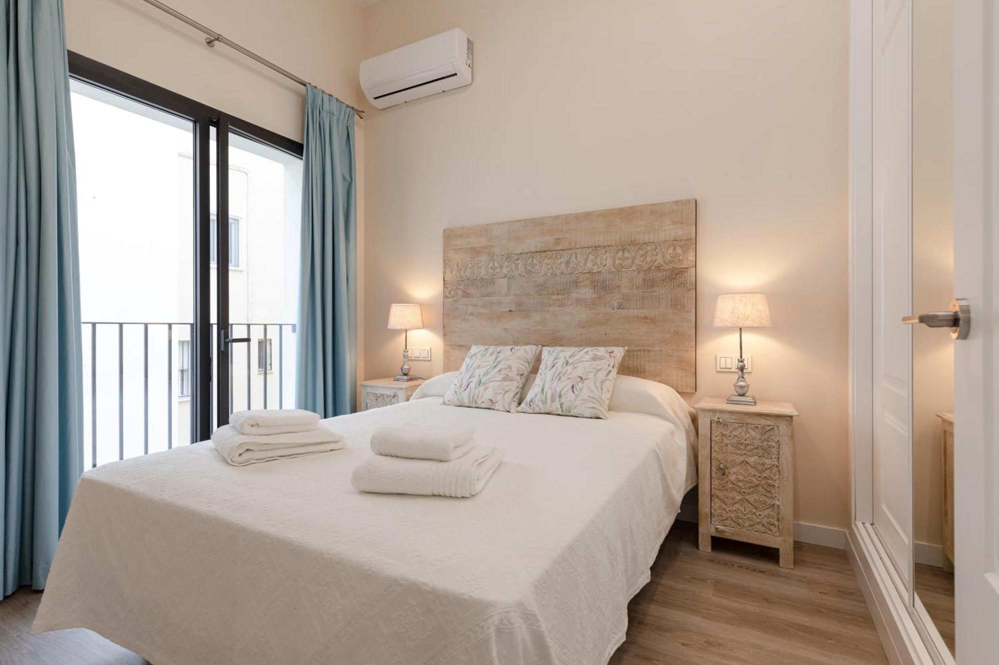 San Luis Downtown & Pool Apartment Sevilla Exterior foto